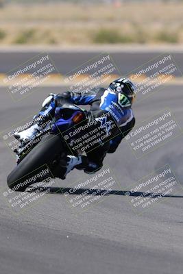 media/Oct-08-2022-SoCal Trackdays (Sat) [[1fc3beec89]]/Turn 11 Backside (1145am)/